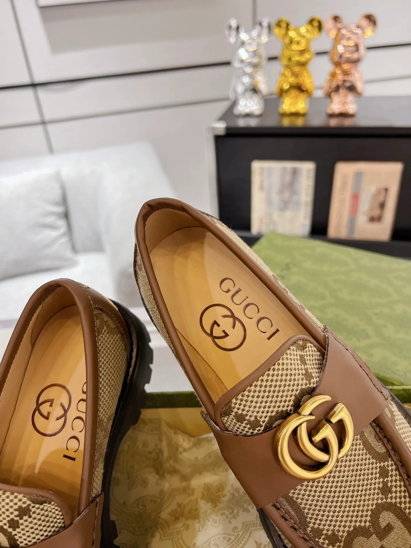 👟👟Ex-factory price 560👟👟 Male +10 Gucci Gucci 2023 early spring new product! The original version is developed into a higher version. Both men and women have open edge beads to ensure consistent quality. Size: 35-41# for women and 39-45# for men.